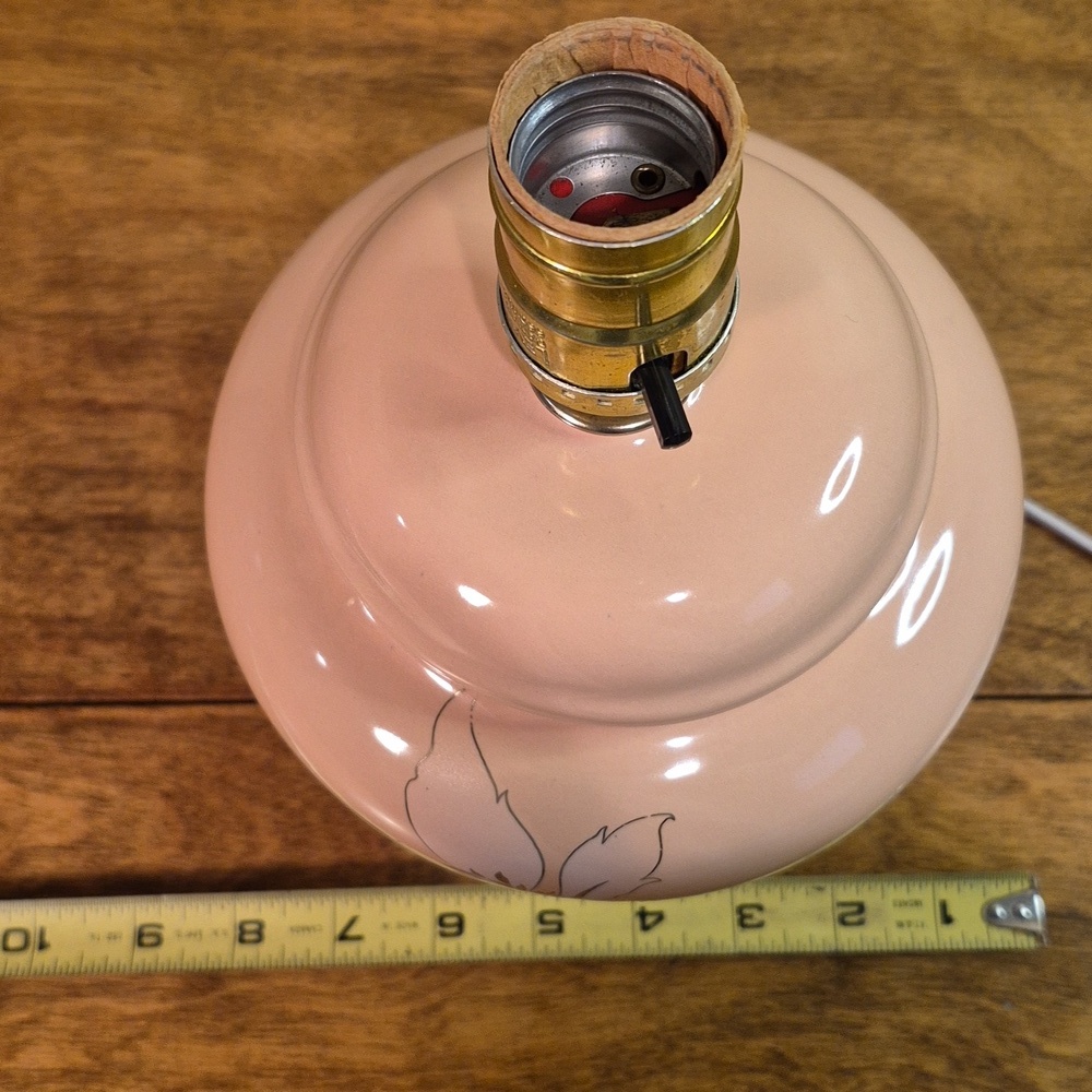 VINTAGE 80s Peach Ginger Jar Style Ceramic Table Lamp with Gold Tone Bottom Base - Picture 16 of 16